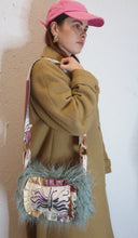 AW21 ☆  SMILEY BUtteRFLY Hand Warmer ☆